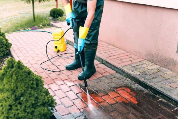 Best Pressure Washing Siding  in Greenville, RI